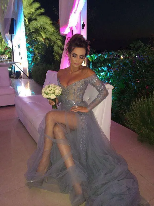 Bridelily Tiered Sexy Tulle Long Sleeve Evening Dresses Open Back Alluring Sweep Train Special Occassion Dresses
